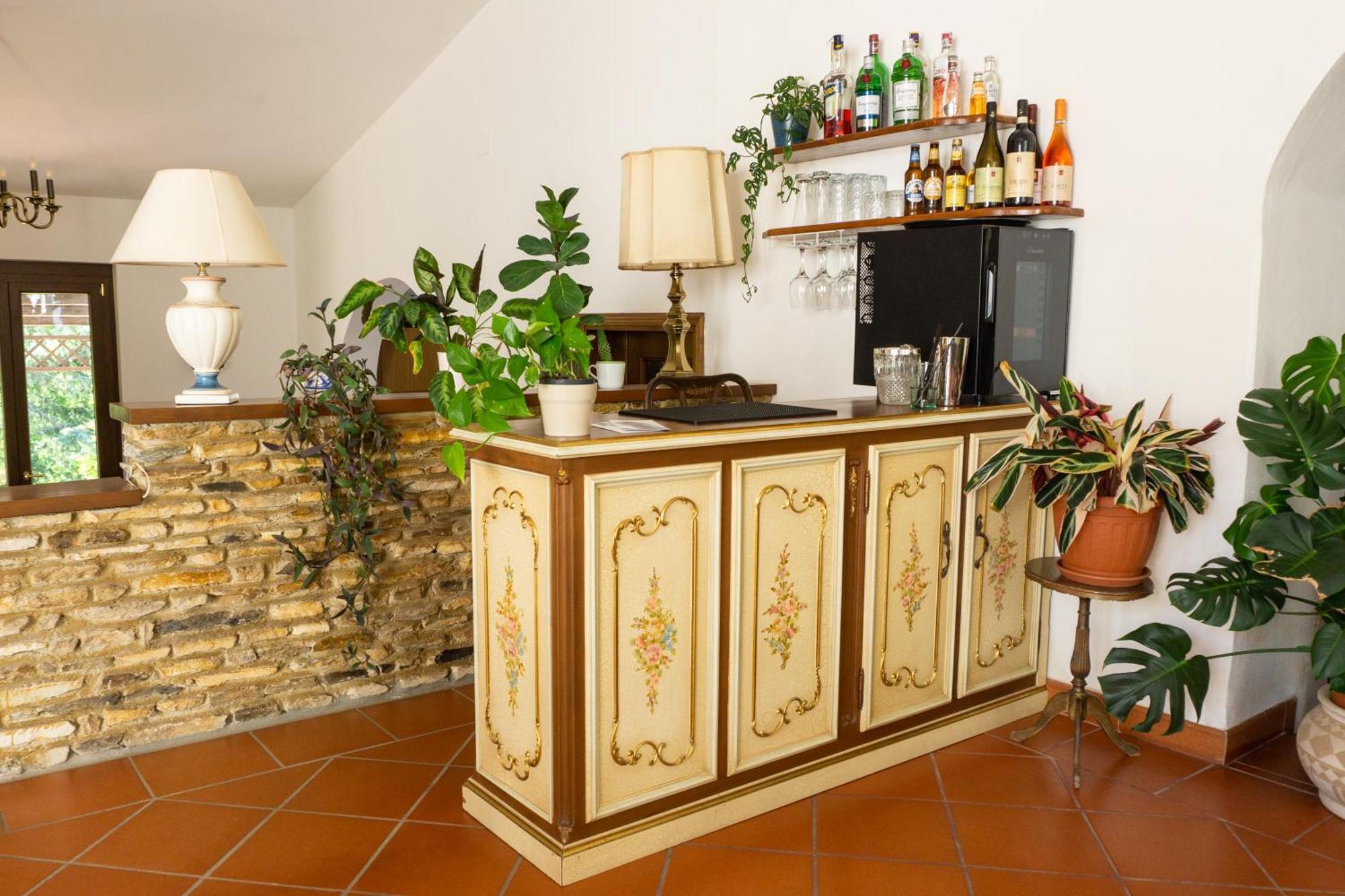 Villa Nerone B&B Lorenzana Экстерьер фото
